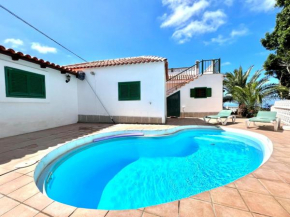 Villa with private pool and sea views in Guia de Isora